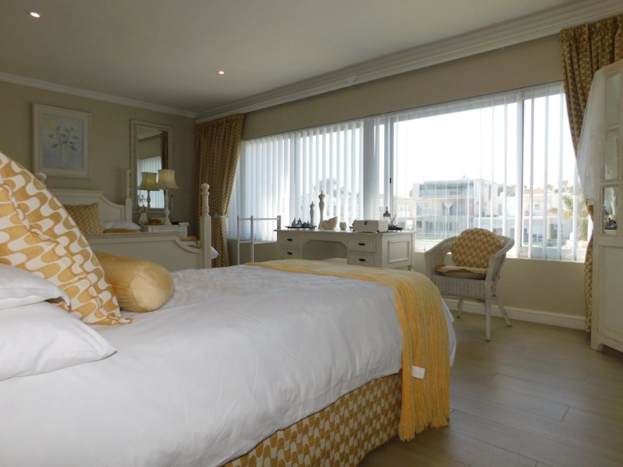 4 Bedroom Property for Sale in Harbour Island Western Cape